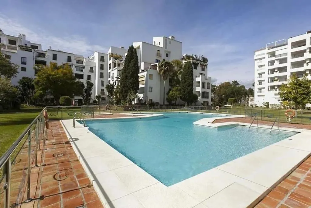 Caprichoso Apartamento En El Corazon De Puerto Banus contacts